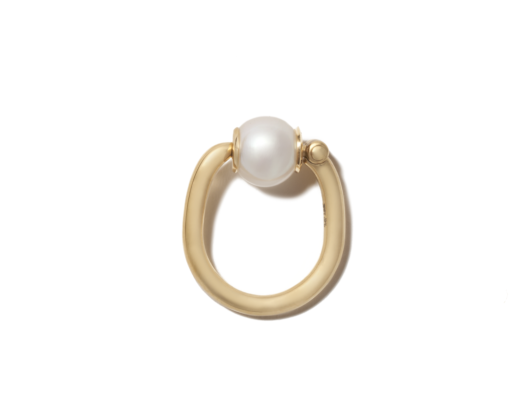 Gold pearl trundle ring with closed clasp