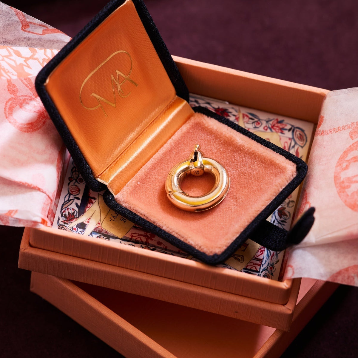 Introducing Donut: A piece that sabotoges our entire collection.