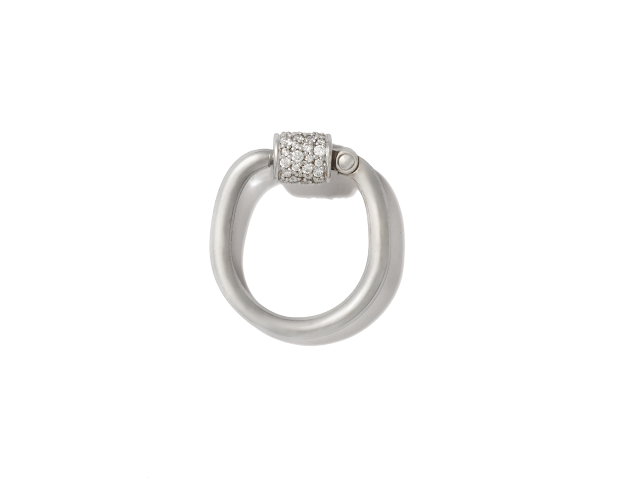 Silver stoned ring with trundle lock 